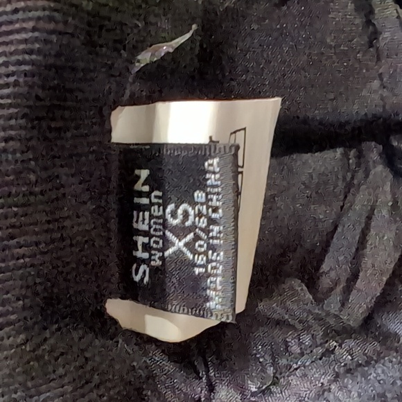 SHEIN Black Straight Relaxed Ripped Knees High Rise Skinny Jeans Size XS - Picture 10 of 11